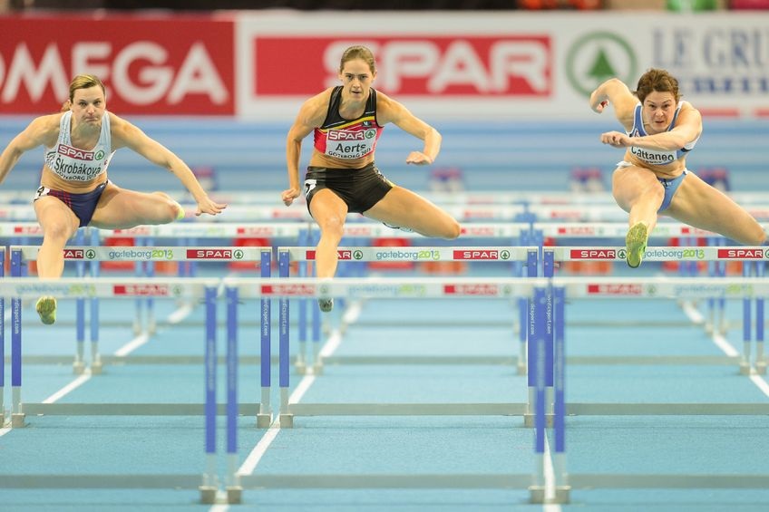 hurdles women